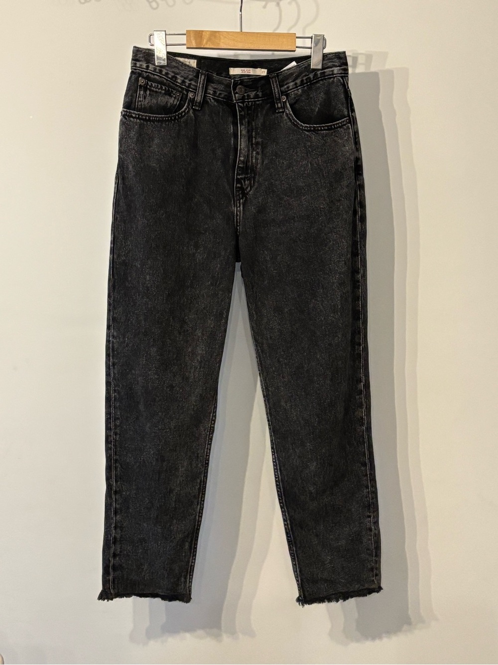 Levi’s Acid Wash Black Mom Jeans | Raw Hem Frayed Ankle Inseam 25.5" Size 27